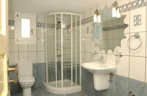 Parian Holiday Villas