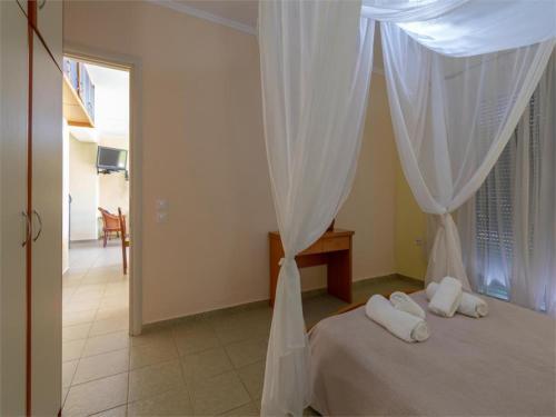 Corfu Beachfront Villa Barbati 1