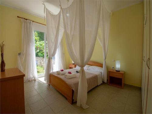 Corfu Beachfront Villa Barbati 1