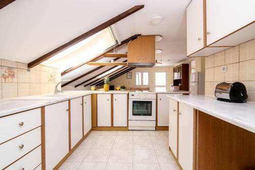 Sunbliss Studios & Apartments