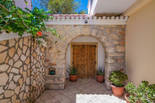 Sunbliss Studios & Apartments