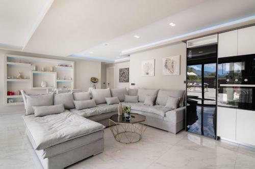 Rua Mat Villas