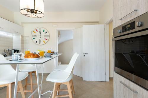 Anesis Villa, Spacious & Cozy!