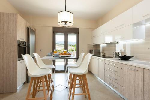 Anesis Villa, Spacious & Cozy!