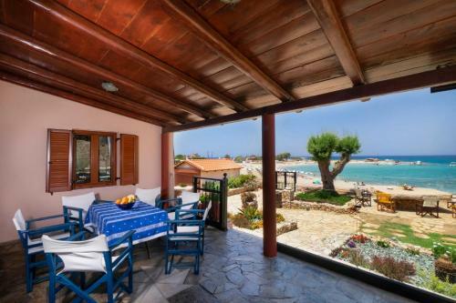 Villa Stavros Beachfront Homeleader
