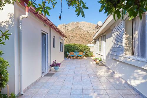 Corali House