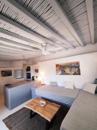 Villa Sandy Beach House