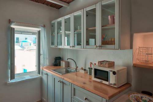 Kastro House