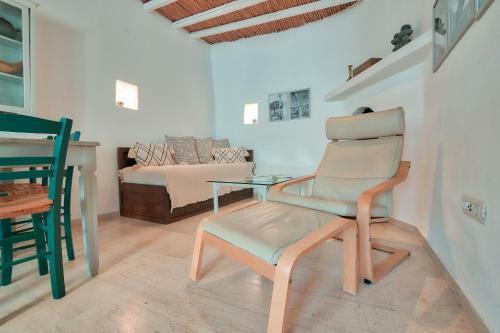 Kastro House