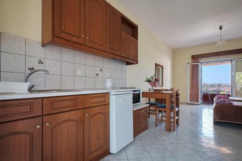 Angelos Apartment's