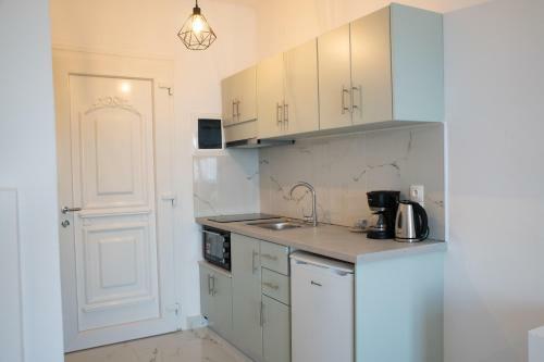 Diamond Arillas Luxury Apartments