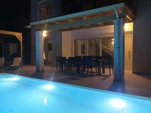 Sunset Sea View Villa 5
