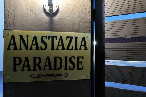 Anastazia Paradise