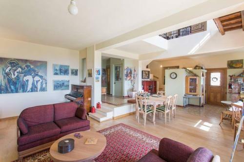 Artistic House: View - Pingpong - Billard