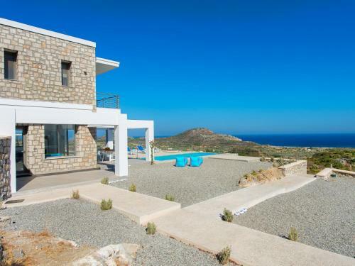 Beautiful New Luxury Villa With Infinity Pool, Outside Kitchen And Sea View