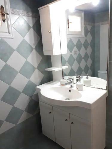 Masouri Square Apartment