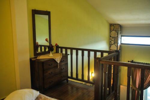 Hostal Voreio Selas