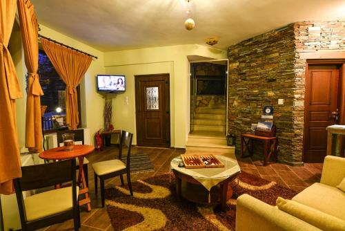 Hostal Voreio Selas