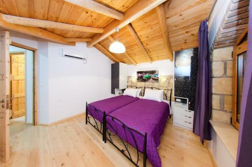 Villa Tireda With Private Swimming Pool