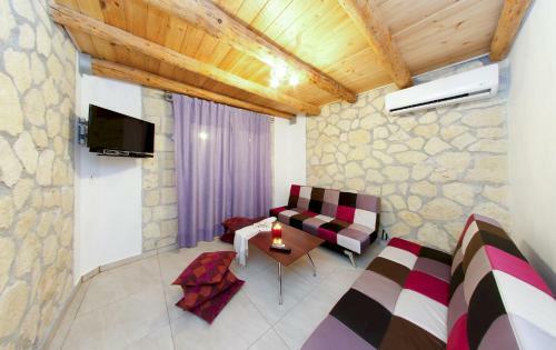 Villa Tireda With Private Swimming Pool