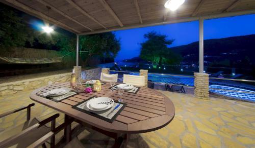 Villa Tireda With Private Swimming Pool