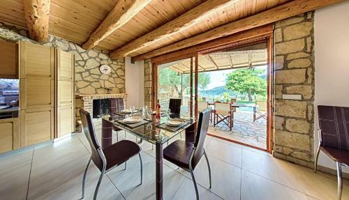 Villa Tireda With Private Swimming Pool