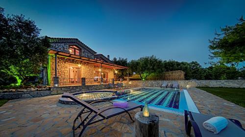 Villa Tireda With Private Swimming Pool