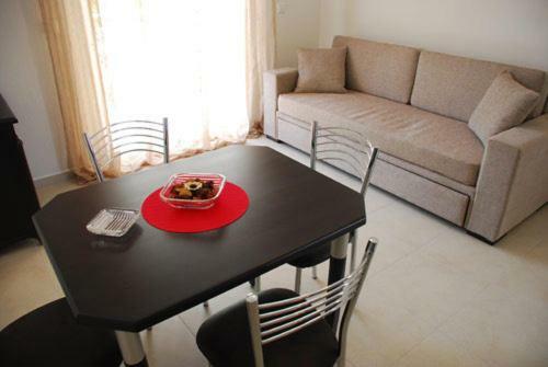 Niki Apartments