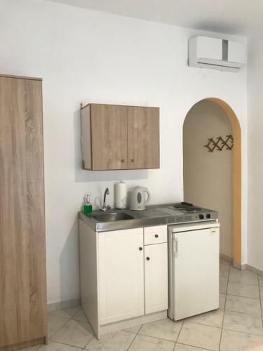 Floros Apartments