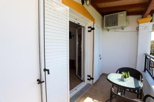 Aleka Apartment 3
