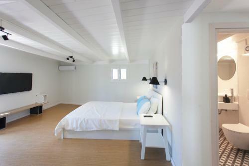 Ligia Waterfront Apartments