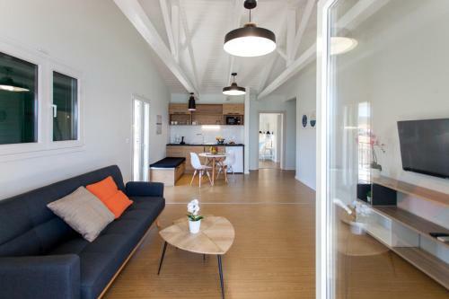 Ligia Waterfront Apartments