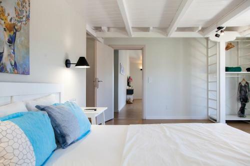 Ligia Waterfront Apartments