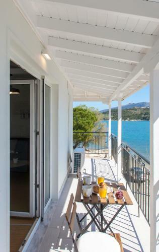 Ligia Waterfront Apartments