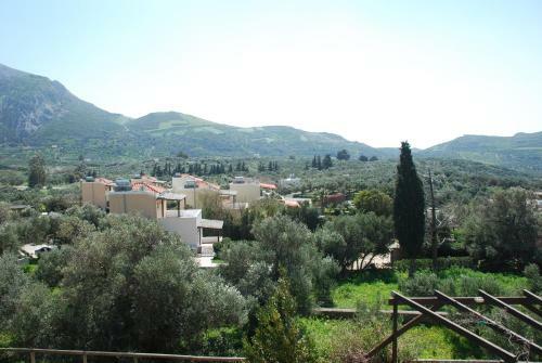 Villa With A Pool In Lefkogia