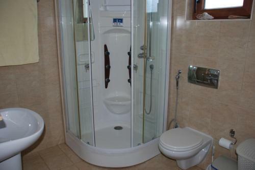 Villa With A Pool In Lefkogia