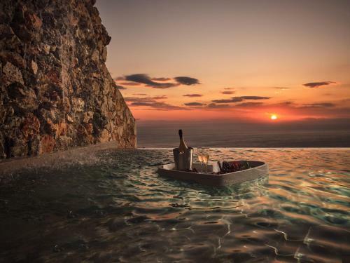 Etheria Luxury Villas & Suites