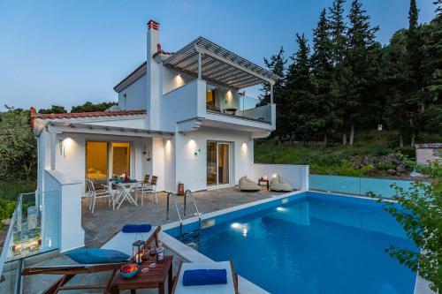 Villa Amarandos