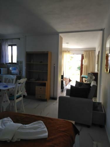 Sissy Apartments By The Sea