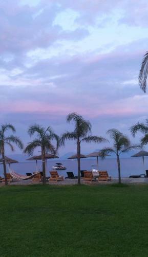Ariti Luxury Apartment, Nikiana