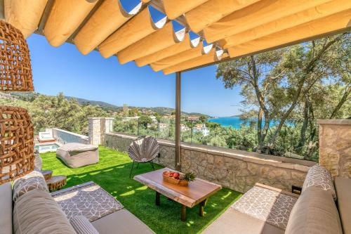 White Rock Villas Nikiana