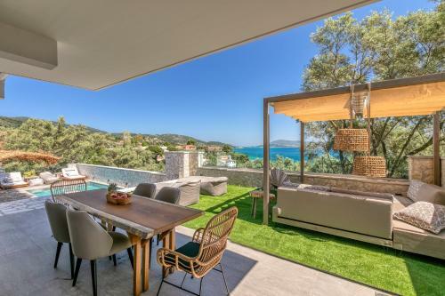 White Rock Villas Nikiana