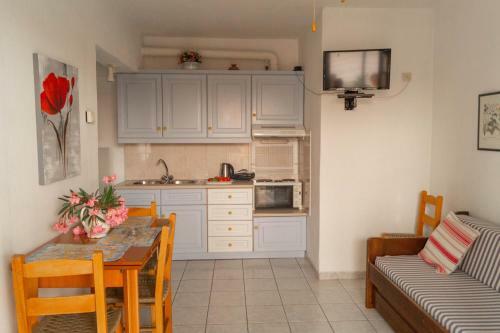 Violetta Apartments