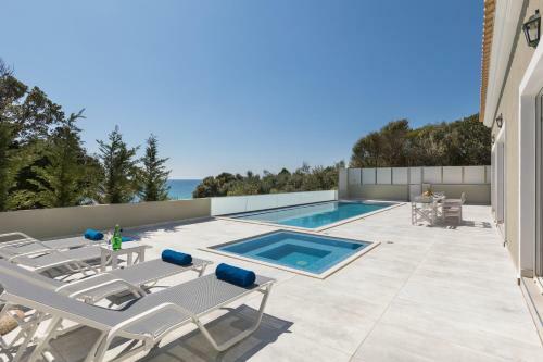 Villa Alonaki Bay