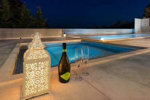 Villa Alonaki Bay