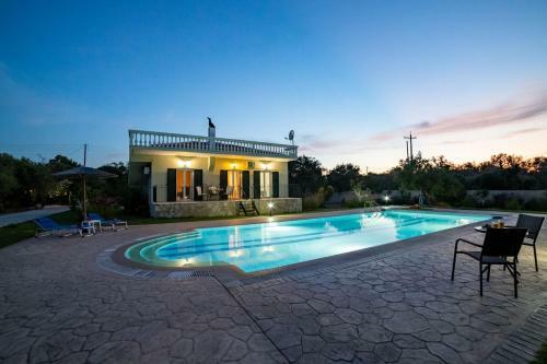 Villa Adonis