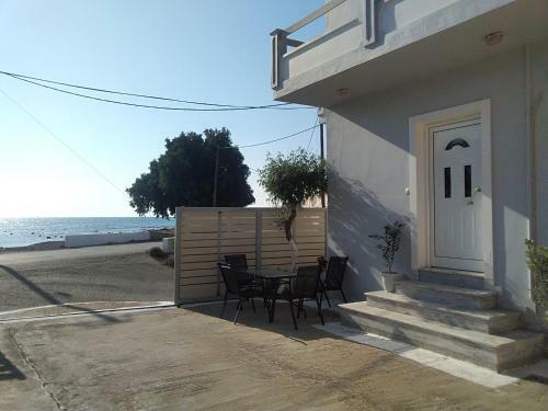Sea Side House Rapanas