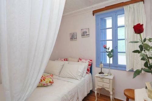 Alexandras Traditional House In Skopelos Centre