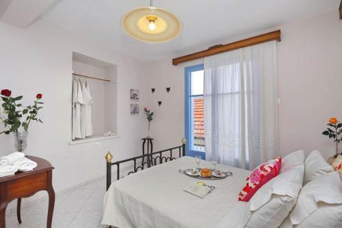 Alexandras Traditional House In Skopelos Centre
