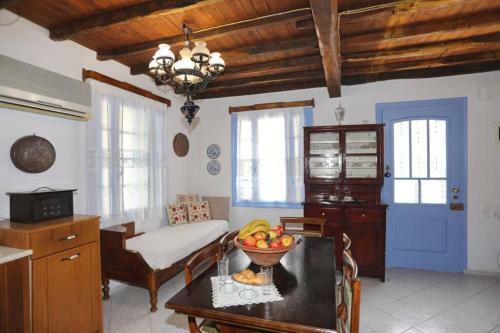 Alexandras Traditional House In Skopelos Centre